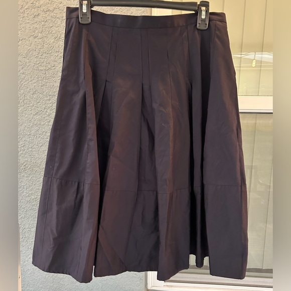 Dresses & Skirts - Ann Taylor Dark Navy Blue Poplin Pleated Lined Skirt Size 10